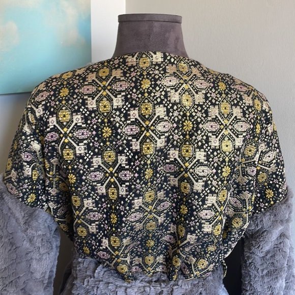 Soft Grey sweater jacket w Embroidery - Picture 5 of 10